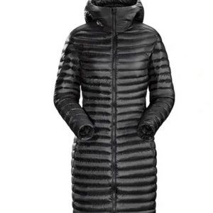 Arc’teryx Nuri Long Down Coat